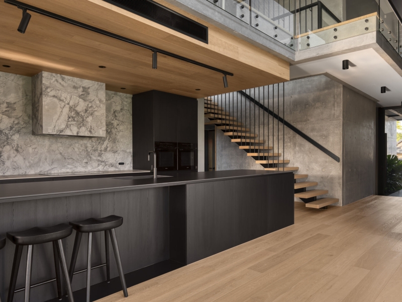 A Home That Breathes: Where Sun, Shade, and Greenery Meet