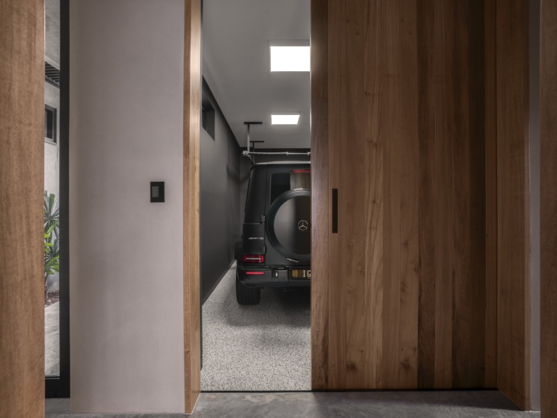 A Home That Breathes: Where Sun, Shade, and Greenery Meet