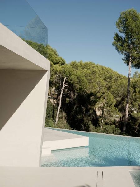 A Home That Unfolds Like a Sheet of Paper