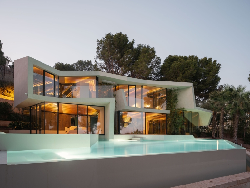 A Home That Unfolds Like a Sheet of Paper