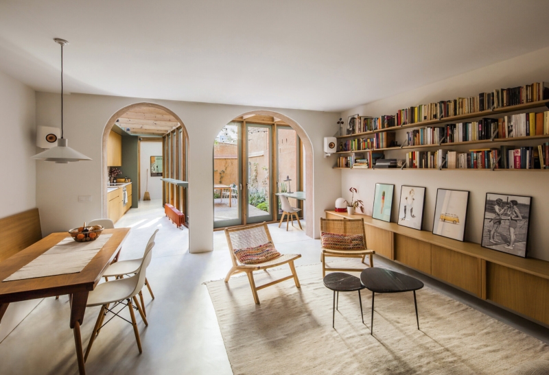 A sunlit kitchen addition that blurs indoors and outdoors