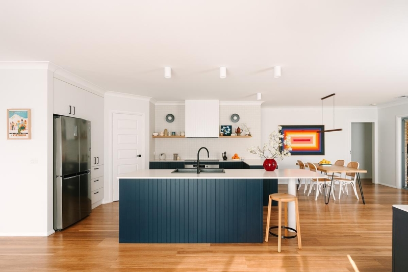 How a plain developer kitchen became a colorful family hub