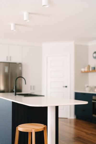 How a plain developer kitchen became a colorful family hub