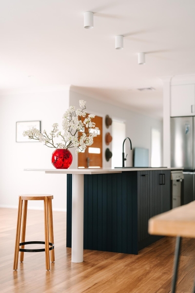 How a plain developer kitchen became a colorful family hub