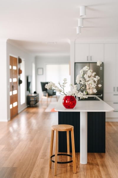 How a plain developer kitchen became a colorful family hub