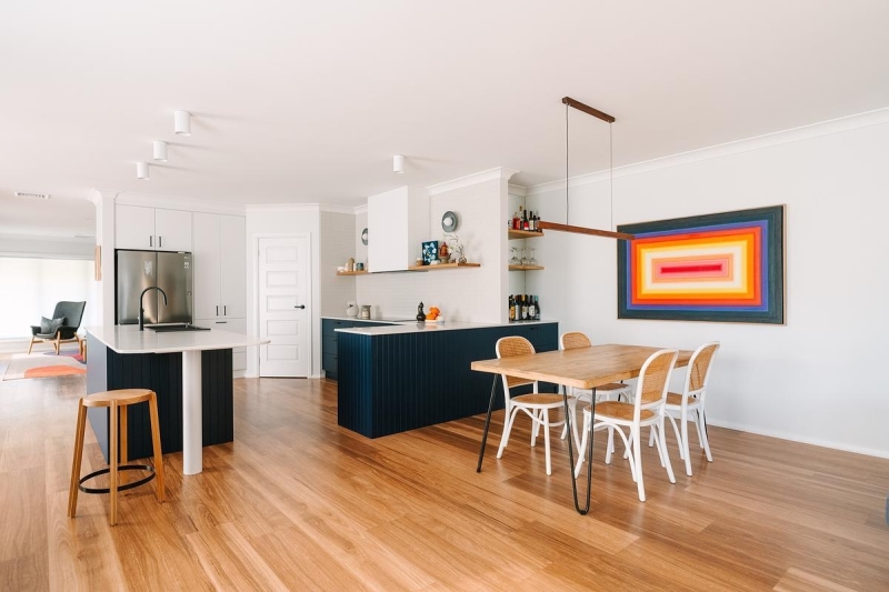 How a plain developer kitchen became a colorful family hub