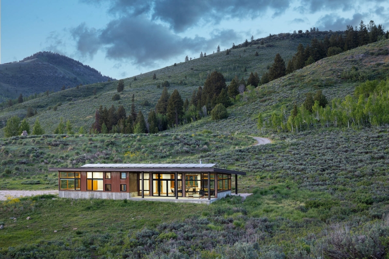 Inside the off-grid house that feels bigger than it is