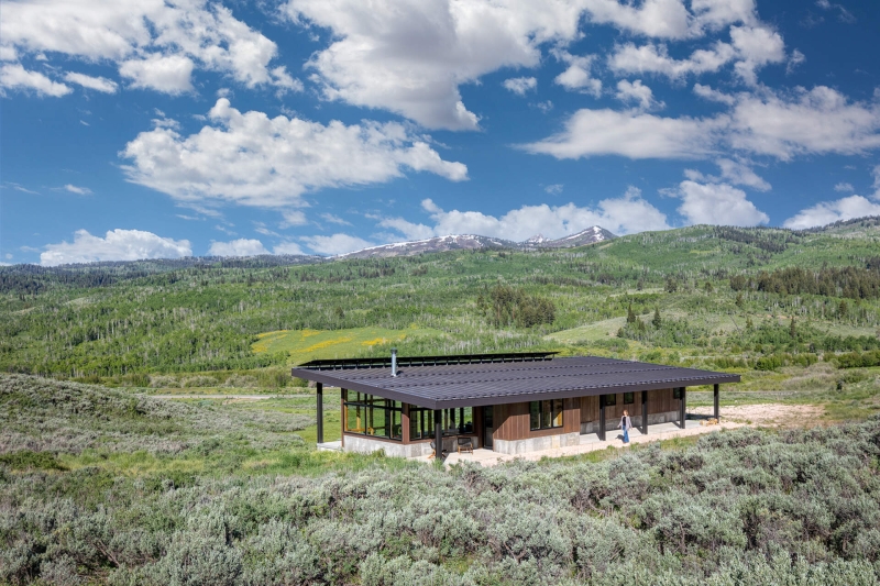 Inside the off-grid house that feels bigger than it is
