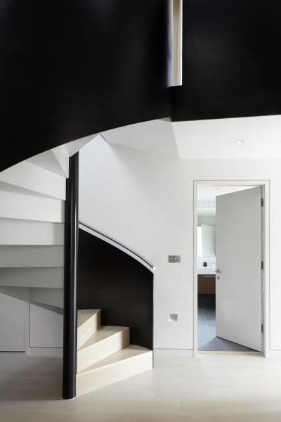Inspired by Boat Sheds and Covered in Wood Shingles, This House Feels Surprisingly Modern