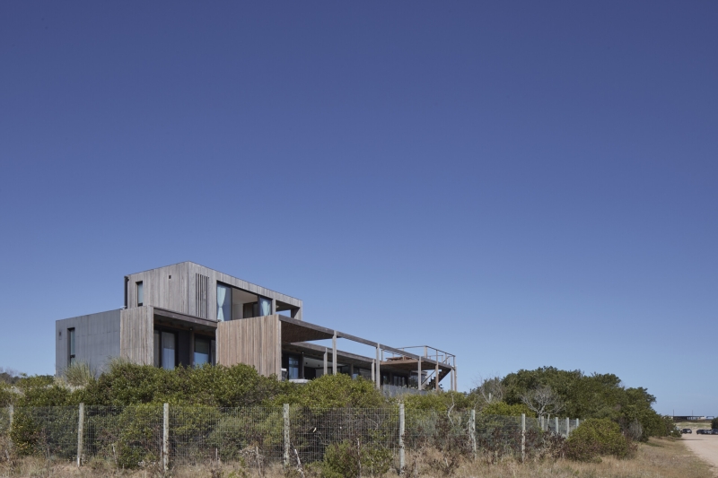 Prefab Simplicity or Modular Luxury? This House Has Both