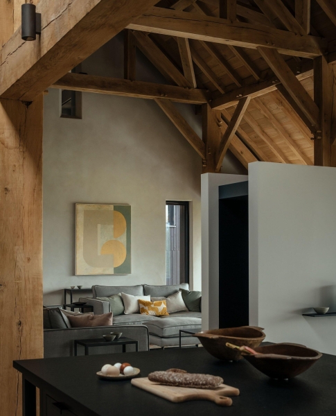 Prefabricated Timber Frames Bring This Barn-Inspired Home to Life