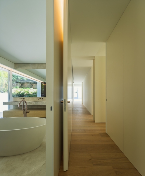 The Home That Flows Like a Sculpture
