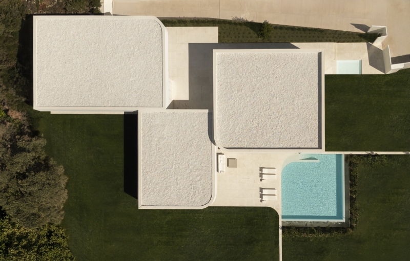 The Home That Flows Like a Sculpture