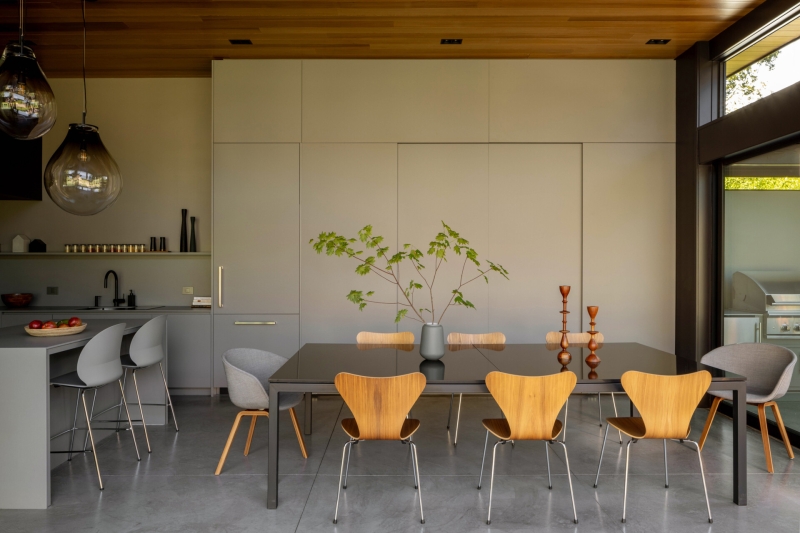 This Couple Turned An Empty Lot Into A Place Where Friends and Family Gather