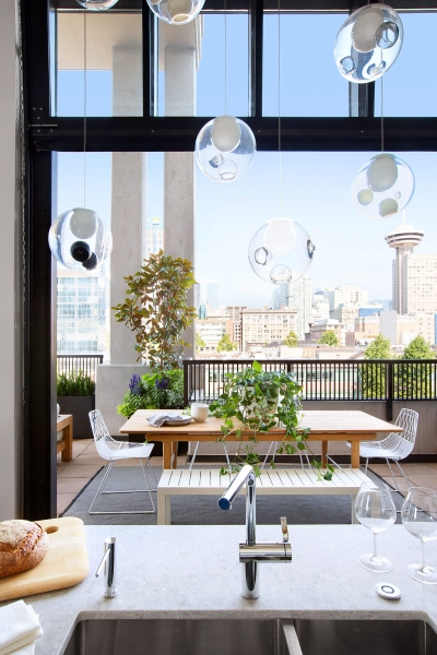 7 Ways This Loft Apartment Blends New York Cool With West Coast Calm