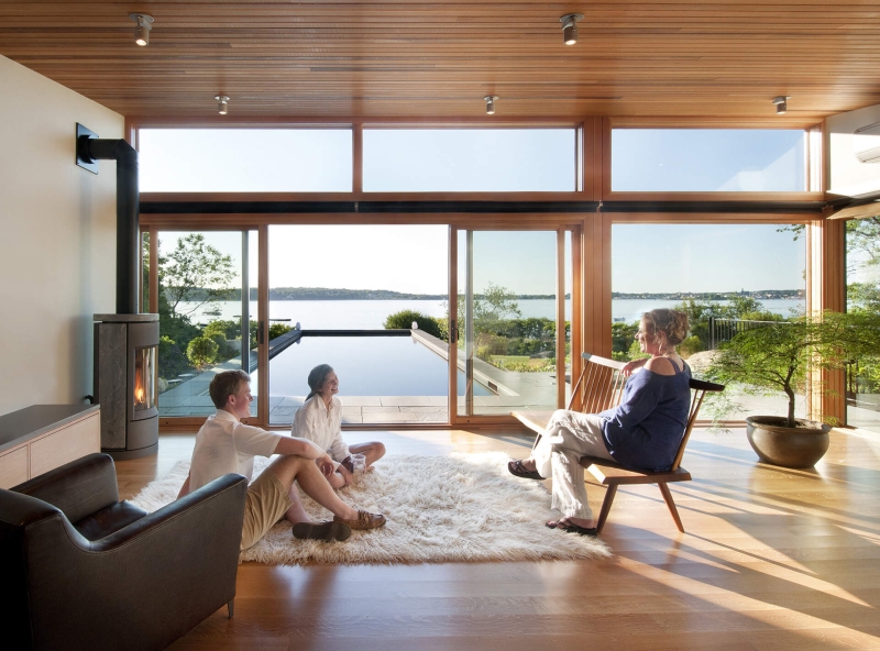 A Guest House That Channels the Elegance of a Yacht’s Cabin