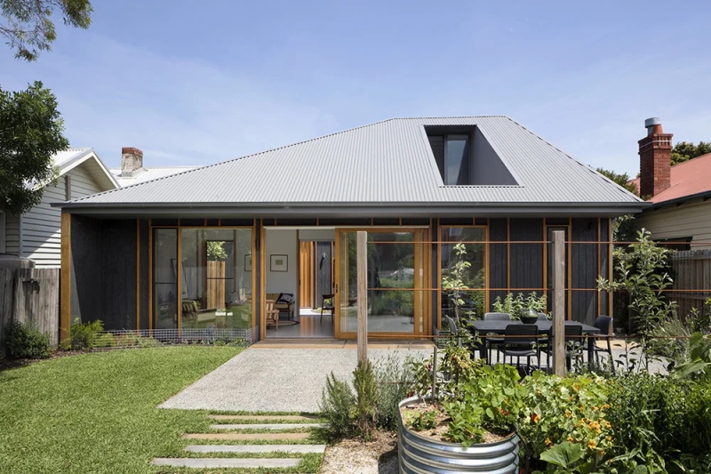 A Low-Cost Family Home That Reimagines the Classic Aussie Roofline