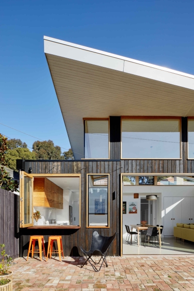 A Roof With a Twist: The Melbourne Home Built for Life in the Light