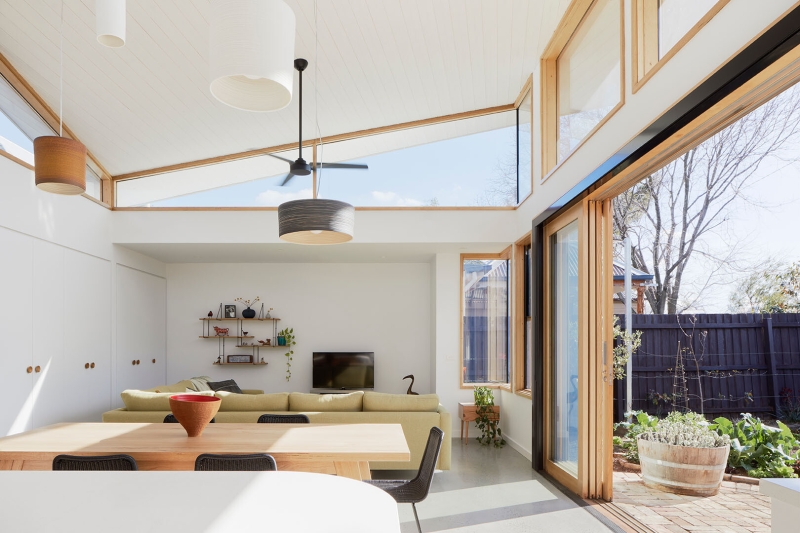 A Roof With a Twist: The Melbourne Home Built for Life in the Light