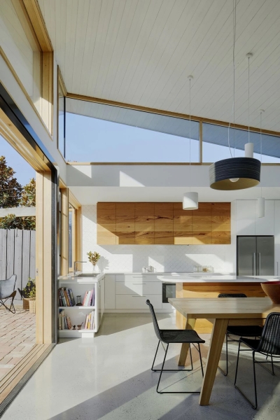 A Roof With a Twist: The Melbourne Home Built for Life in the Light