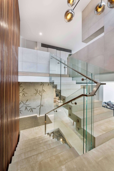 Bamboo-Patterned Concrete Walls Express The Personality Of This Home