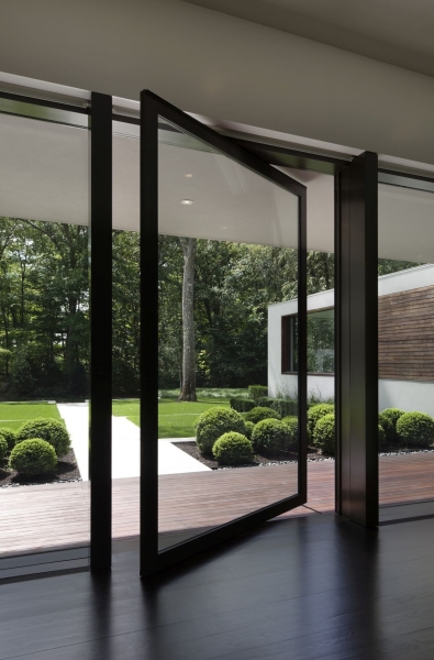 Beyond Hinges: How Pivoting Doors Are Redefining Modern Spaces