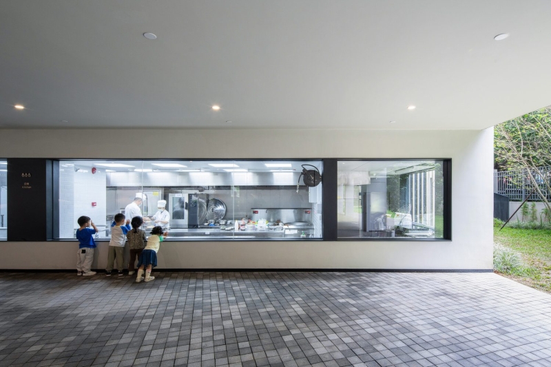 Cheer Kindergarten | HIBINOSEKKEI + Youji no Shiro