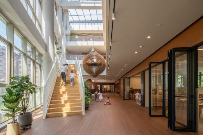 Cheer Kindergarten | HIBINOSEKKEI + Youji no Shiro