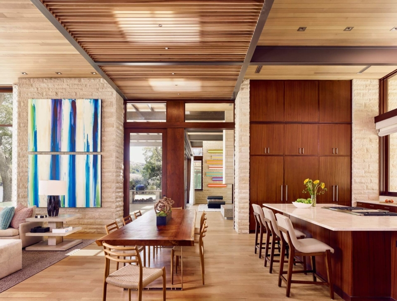 From dock to fireplace: A look inside the sleek Texas home that blends nature and design