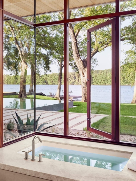 From dock to fireplace: A look inside the sleek Texas home that blends nature and design