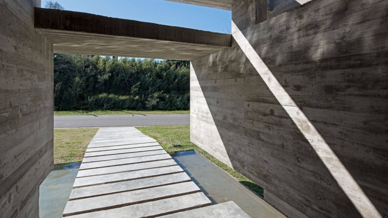 If You’re Obsessed with Concrete, You’ll Want to See This House