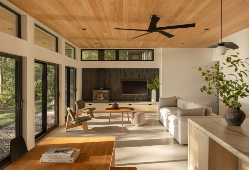 Inside A Lake Cottage Designed to Hold Both Memories and New Beginnings