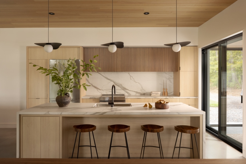 Inside A Lake Cottage Designed to Hold Both Memories and New Beginnings