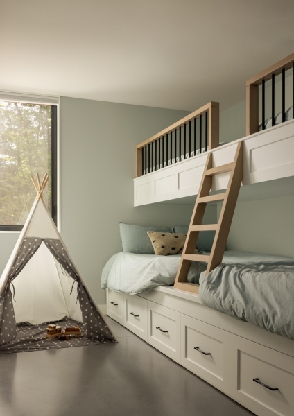 Inside A Lake Cottage Designed to Hold Both Memories and New Beginnings