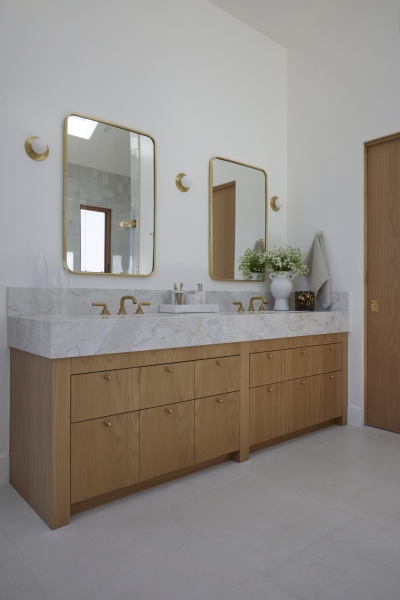 Inside a Thoughtful Family Home That Opens to an Outdoor Kitchen