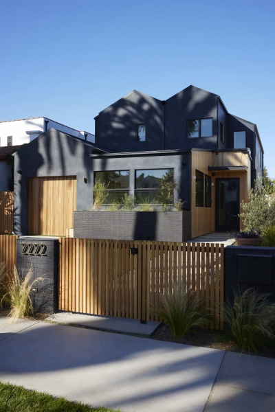 Inside a Thoughtful Family Home That Opens to an Outdoor Kitchen