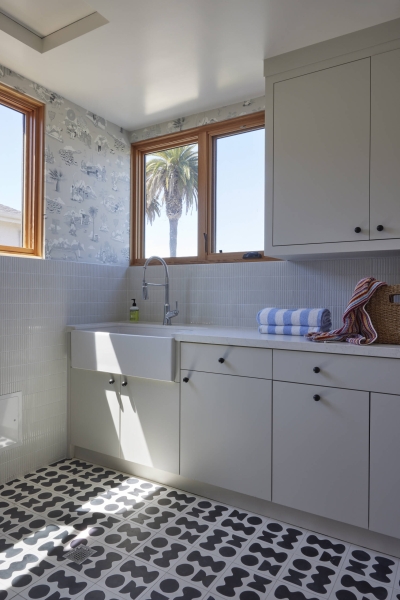 Inside a Thoughtful Family Home That Opens to an Outdoor Kitchen