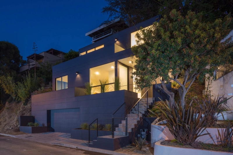 Inside The Dramatic Black House Hidden in the Hills