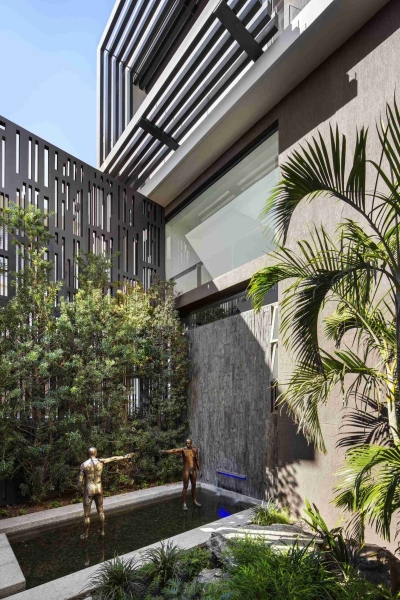 Inside the glamorous villa where art, marble, and ocean views take centre stage