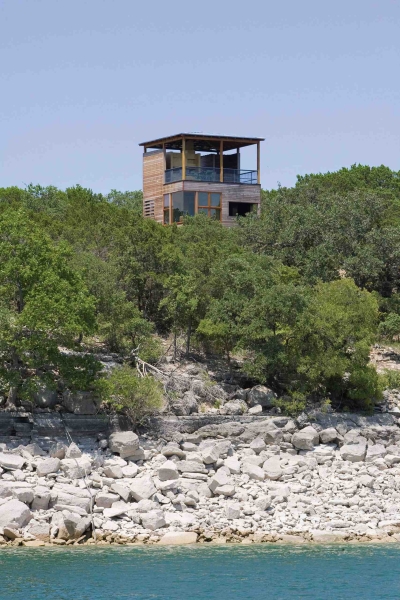Inside the Vertical Wooden Home Hidden Among the Texas Trees
