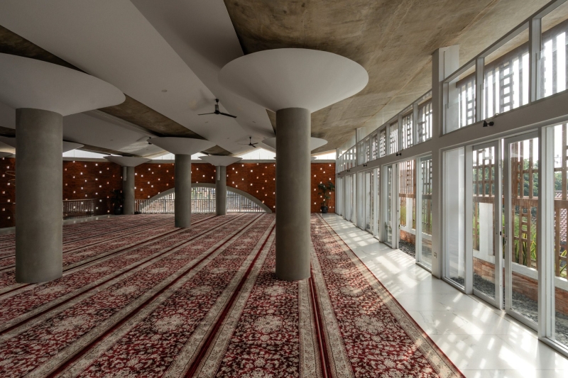 Jami At-Taqwa Mosque Cibinong | Ismail Solehudin Architecture