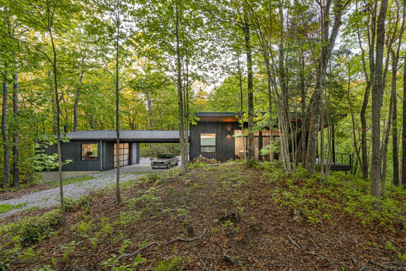 Japanese Meets Scandinavian Inside This Cozy Mountain Cabin