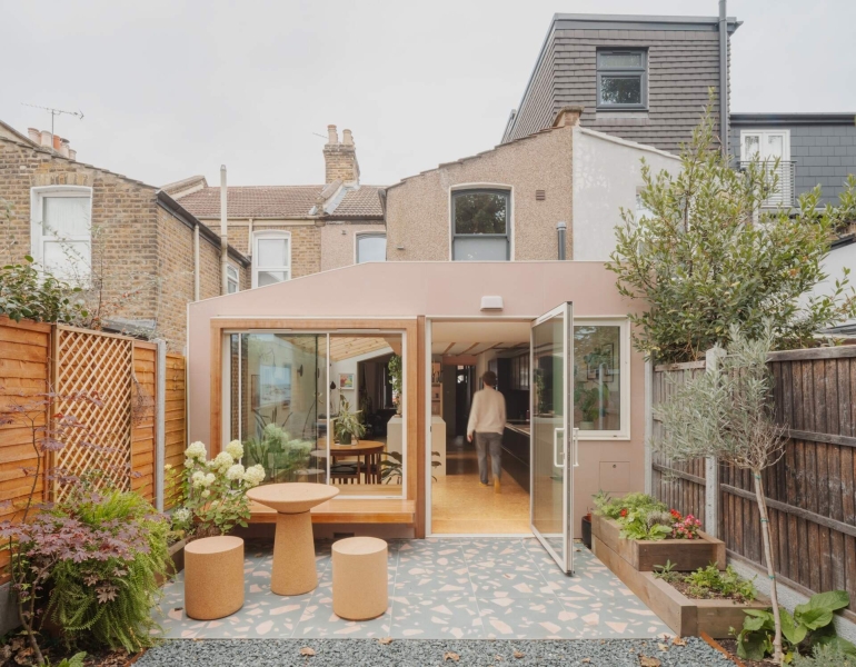 Pink Steel and Cork Flooring Bring Warmth and Personality To A New Garden Extension