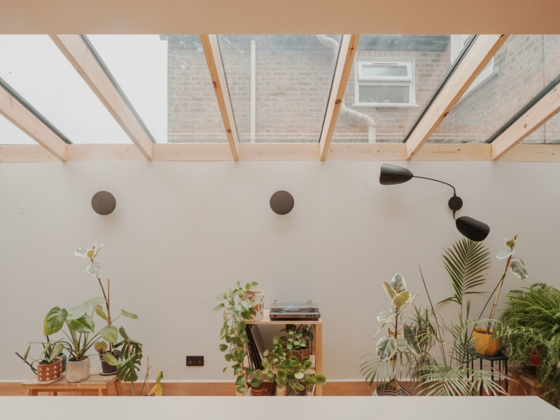 Pink Steel and Cork Flooring Bring Warmth and Personality To A New Garden Extension
