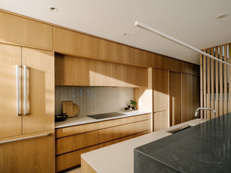 This Courtyard House Wraps Around Quiet Gardens