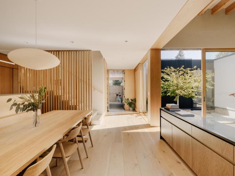 This Courtyard House Wraps Around Quiet Gardens
