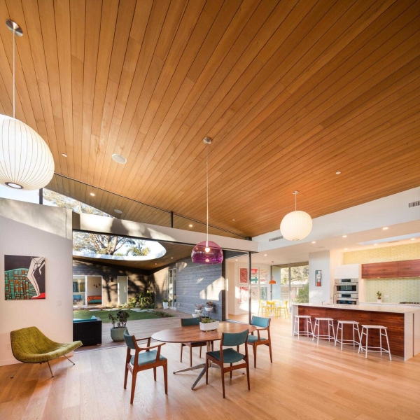 This Mid-Century Modern Inspired Courtyard House Opens Wide to a Private Garden