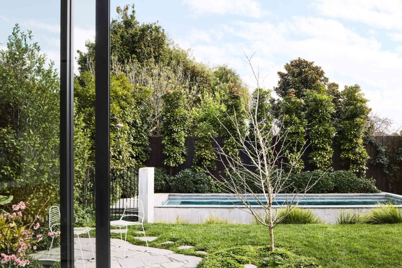 This Modern Extension Reconnects a Victorian House to the Garden