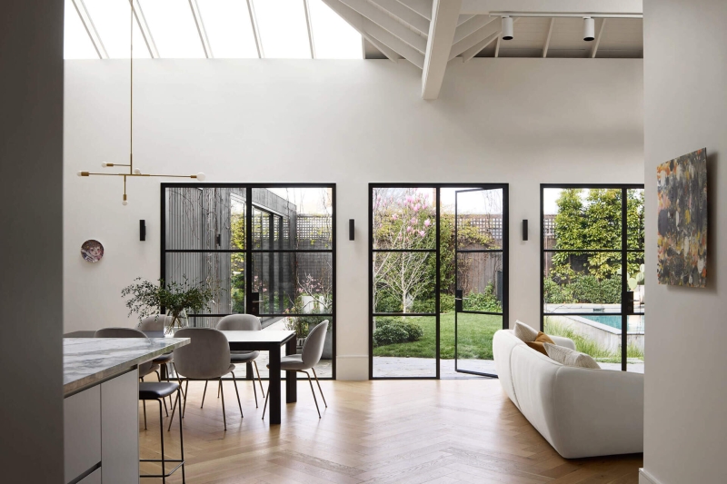 This Modern Extension Reconnects a Victorian House to the Garden