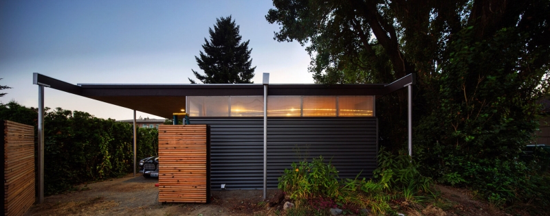 A Smart Backyard Addition Gives a 1940s Home Space to Breathe